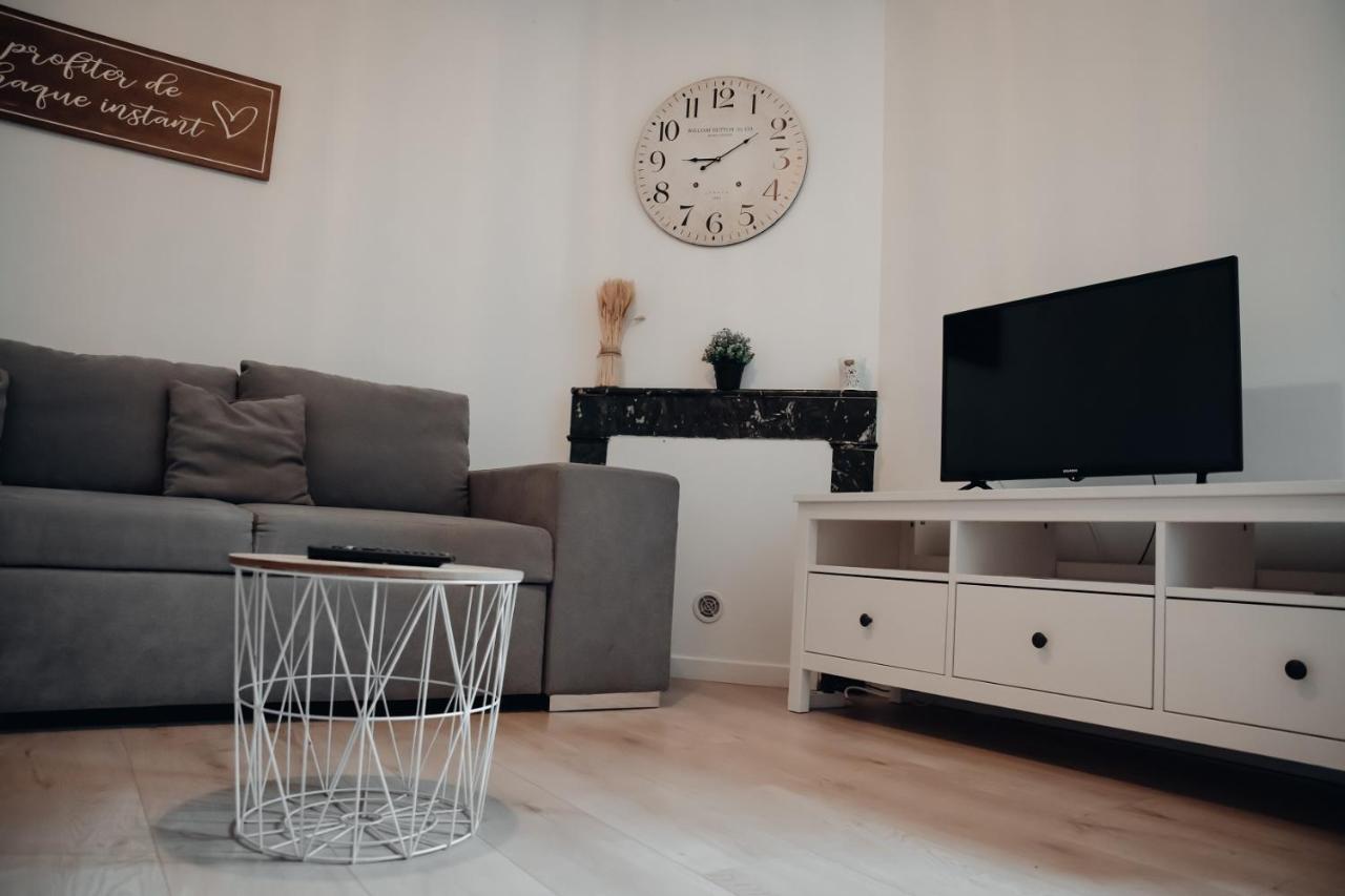 Superbe Appartement Avec Terrasse Au Calme Ernee Exterior photo